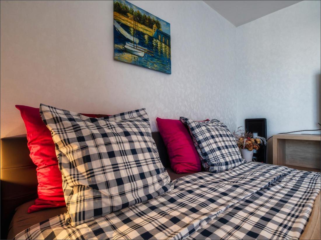 Chambre Chez Victor Apartment Линголсхайм Екстериор снимка